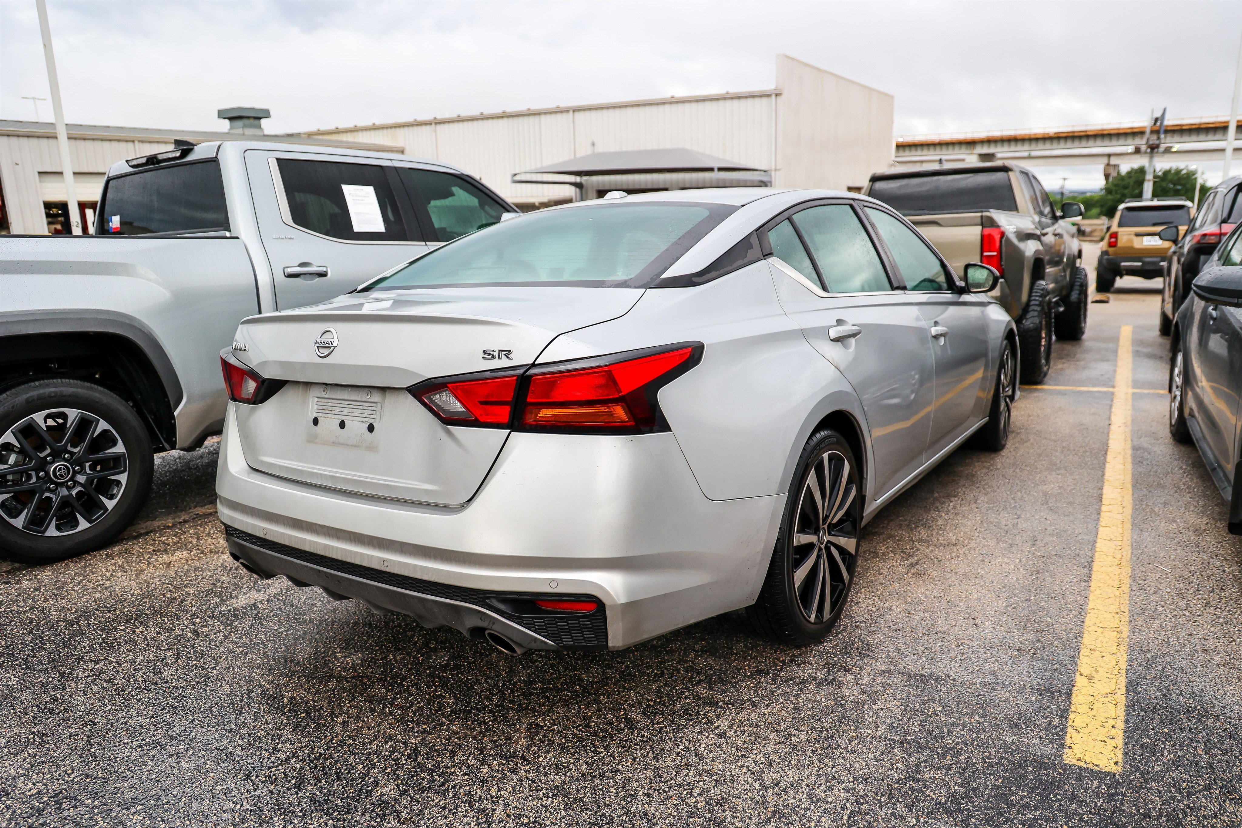 Used 2021 Nissan Altima 2.5 SR FWD image 7