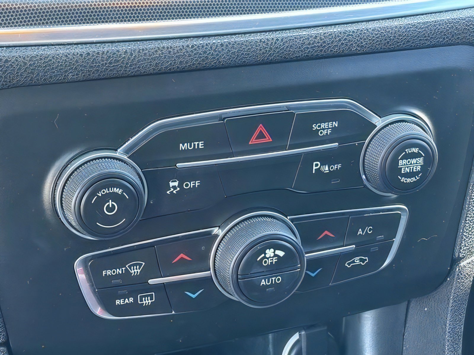 Used 2018 Dodge Charger SXT Plus RWD image 24