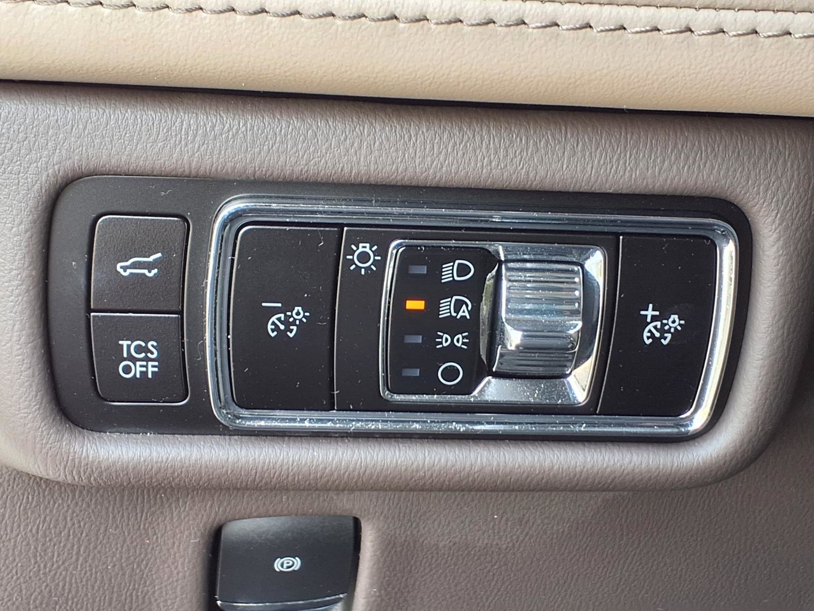 Certified 2023 Lincoln Nautilus AWD w/ Premium Package image 20