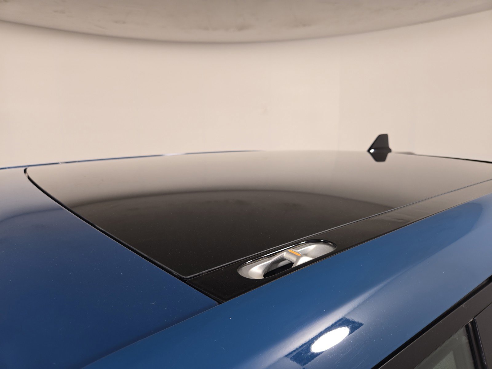 Used 2022 Rivian R1T Adventure image 13