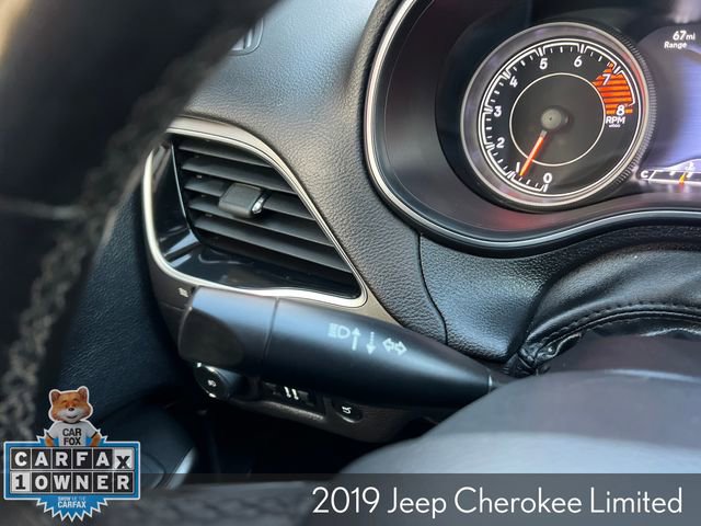 Used 2019 Jeep Cherokee Limited image 31
