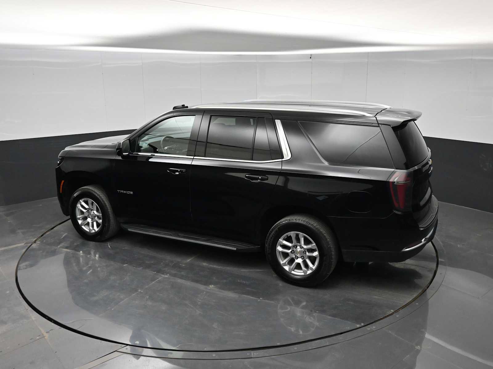 Used 2025 Chevrolet Tahoe LT AWD/4WD image 33