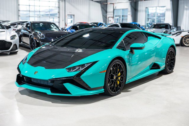Used 2024 Lamborghini Huracan Tecnica image 2