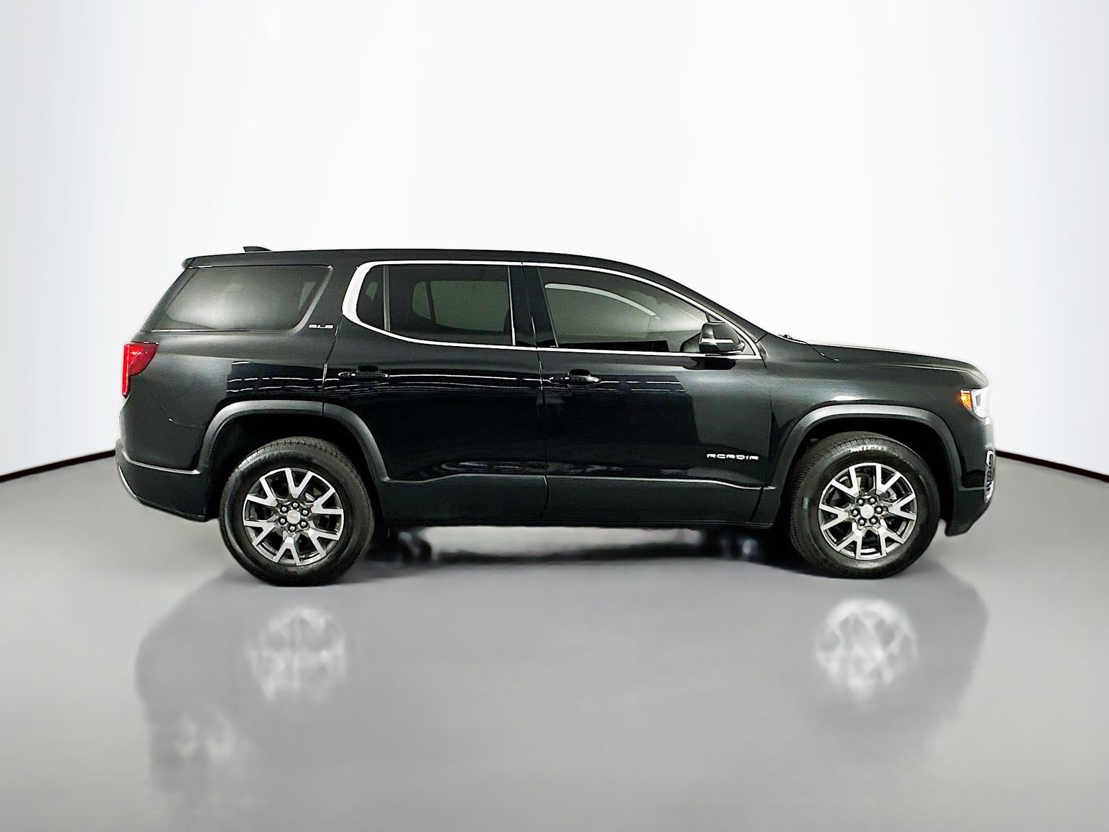Used 2021 GMC Acadia SLE AWD/4WD image 9