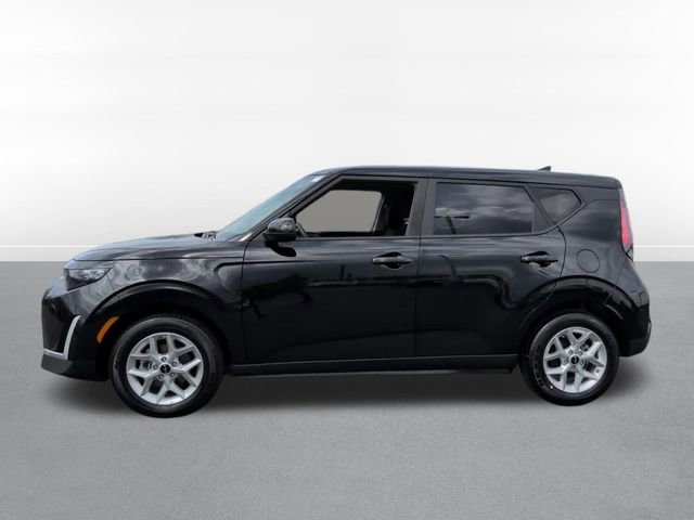Used 2025 Kia Soul LX image 8