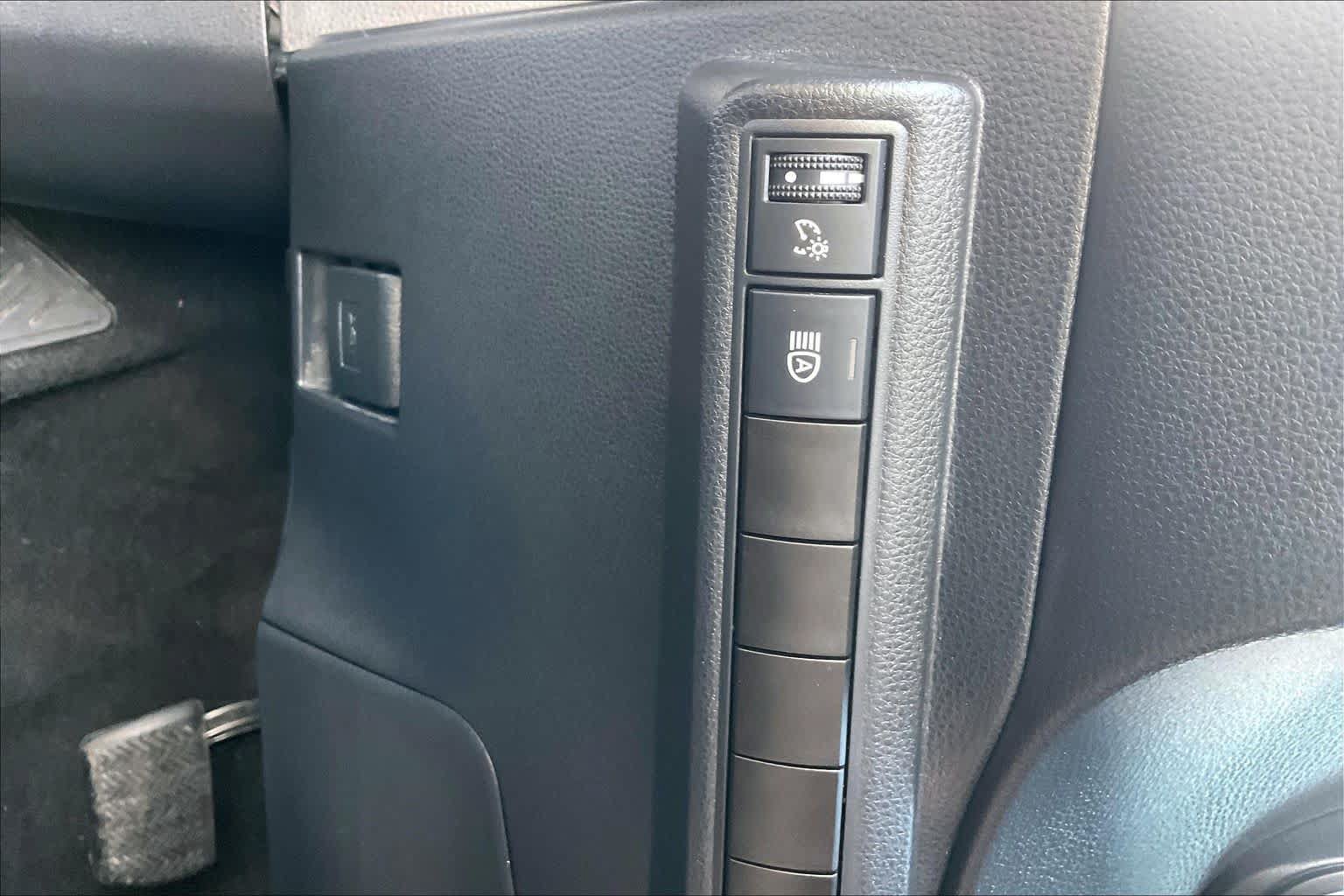 Used 2024 Toyota Corolla LE FWD image 33
