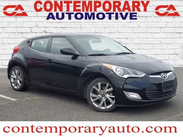 Used 2017 Hyundai Veloster FWD image 1