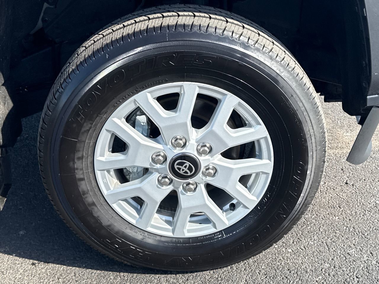 Used 2024 Toyota Tacoma SR image 9
