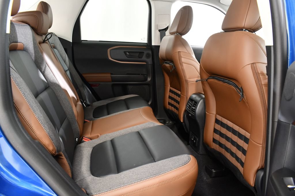 Used 2023 Ford Bronco Sport Outer Banks w/ Tech Package AWD/4WD image 19