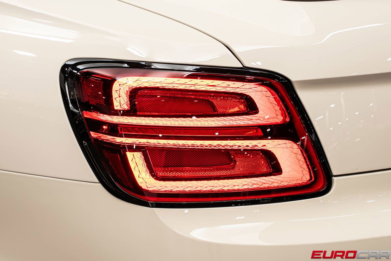 Used 2024 Bentley Flying Spur W12 AWD/4WD image 19