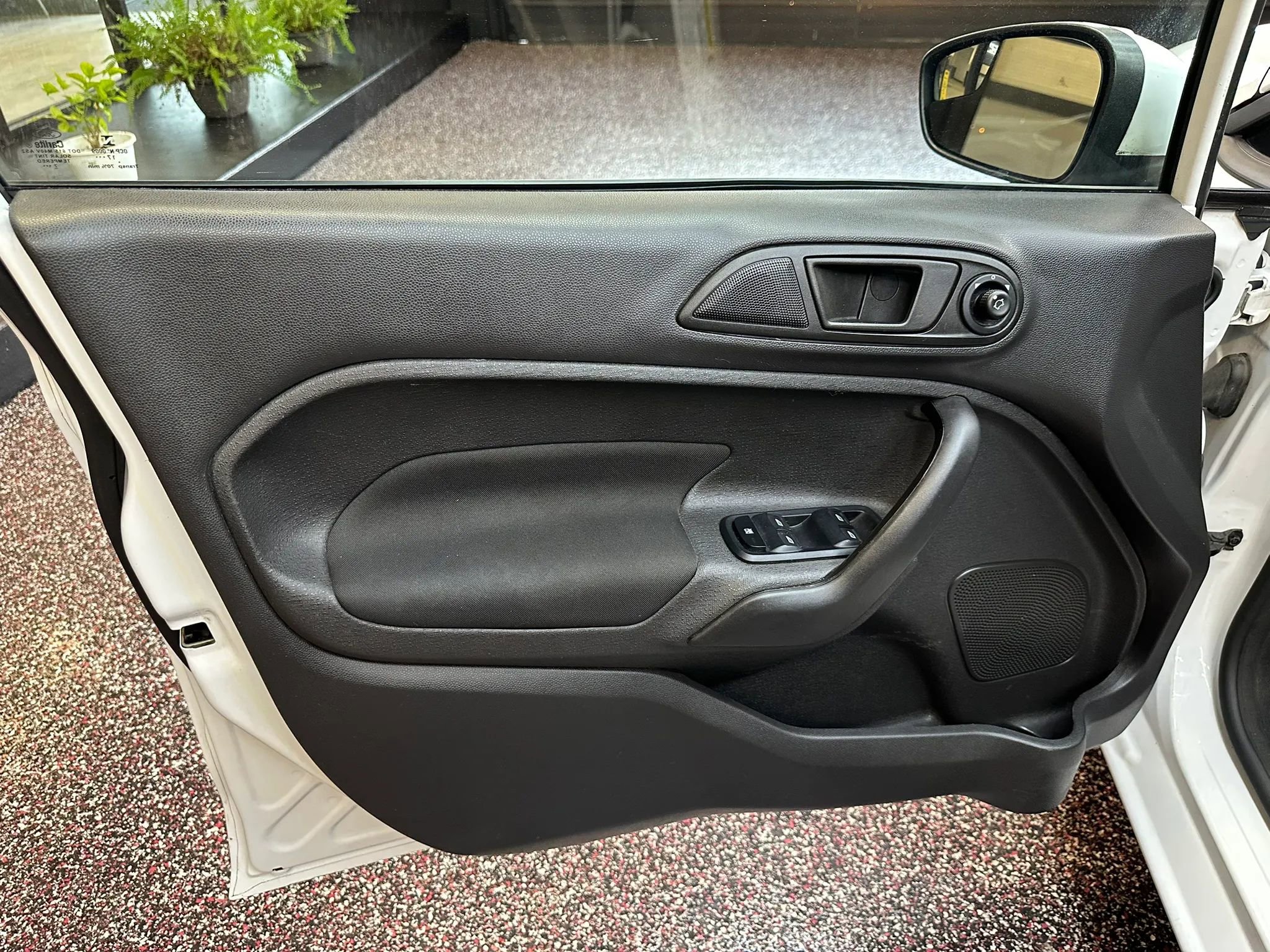 Used 2017 Ford Fiesta SE image 10
