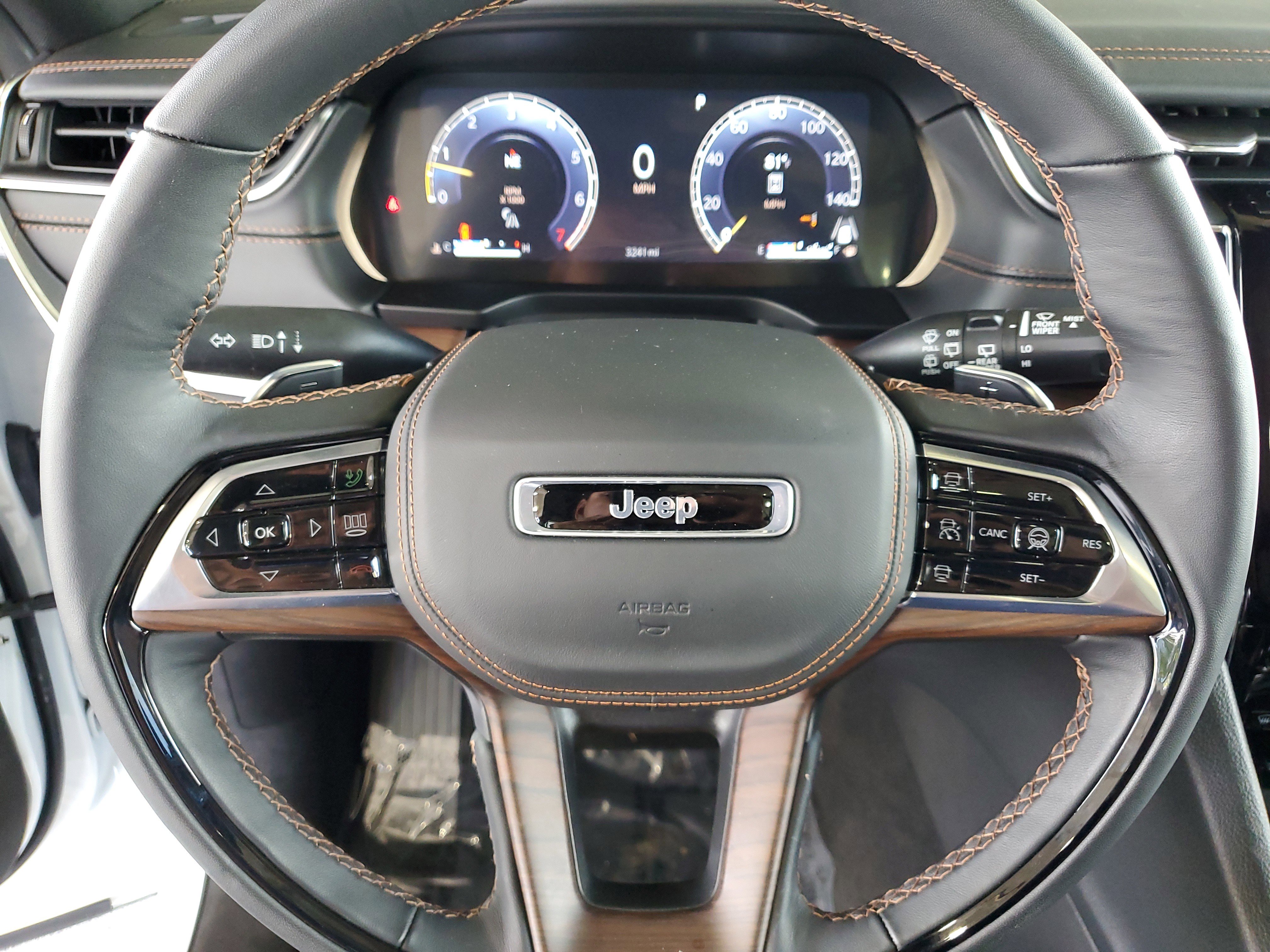 Certified 2025 Jeep Grand Cherokee Summit w/ Adv Protech Group IV AWD/4WD image 22