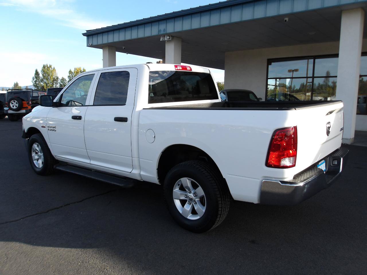 Used 2014 RAM 1500 ST w/ SXT Appearance Group AWD/4WD image 3