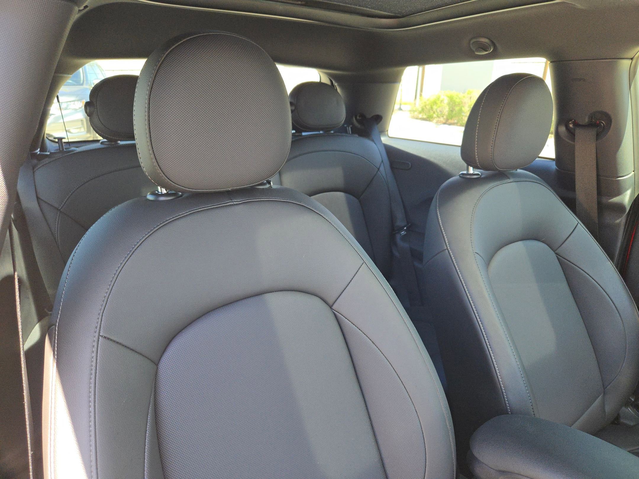 Used 2019 MINI Cooper 2-Door Hardtop image 29