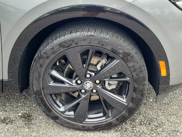 Used 2023 Buick Envision Essence w/ Sport Touring Package AWD/4WD image 6