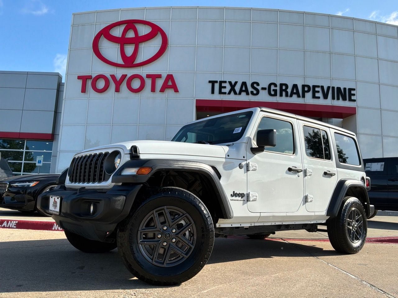 Used 2025 Jeep Wrangler Unlimited Sport AWD/4WD image 2