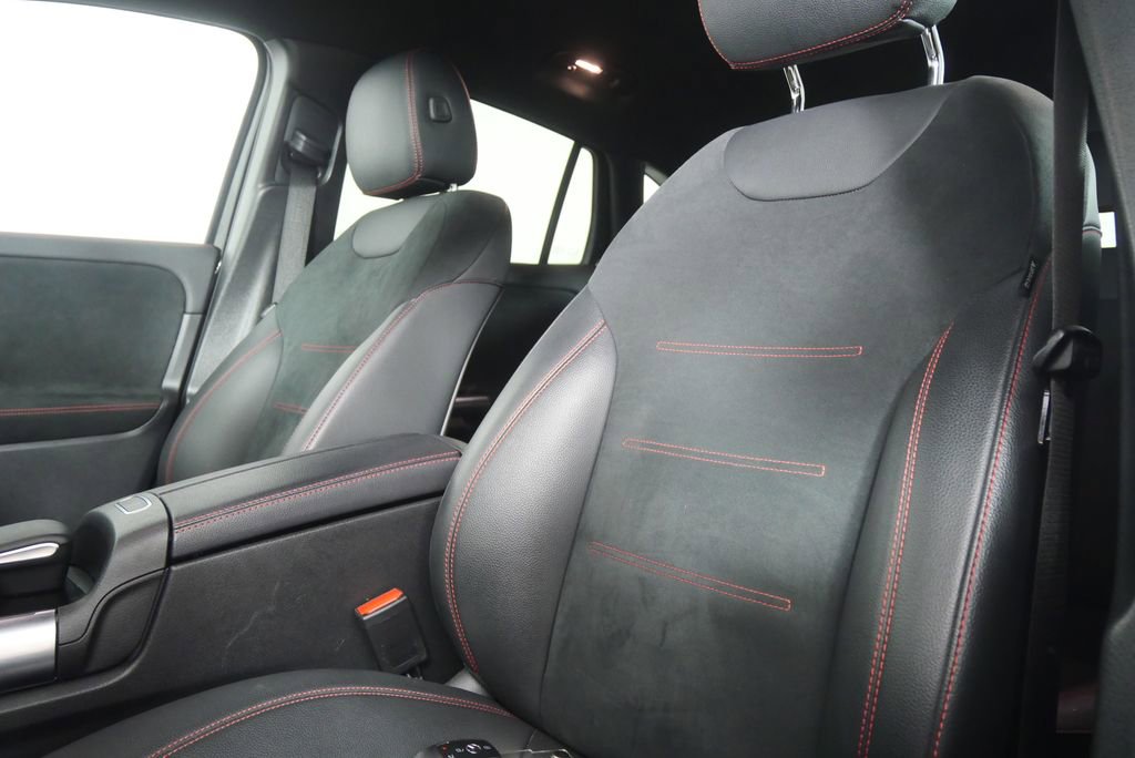 Used 2023 Mercedes-Benz GLA 250 4MATIC image 7