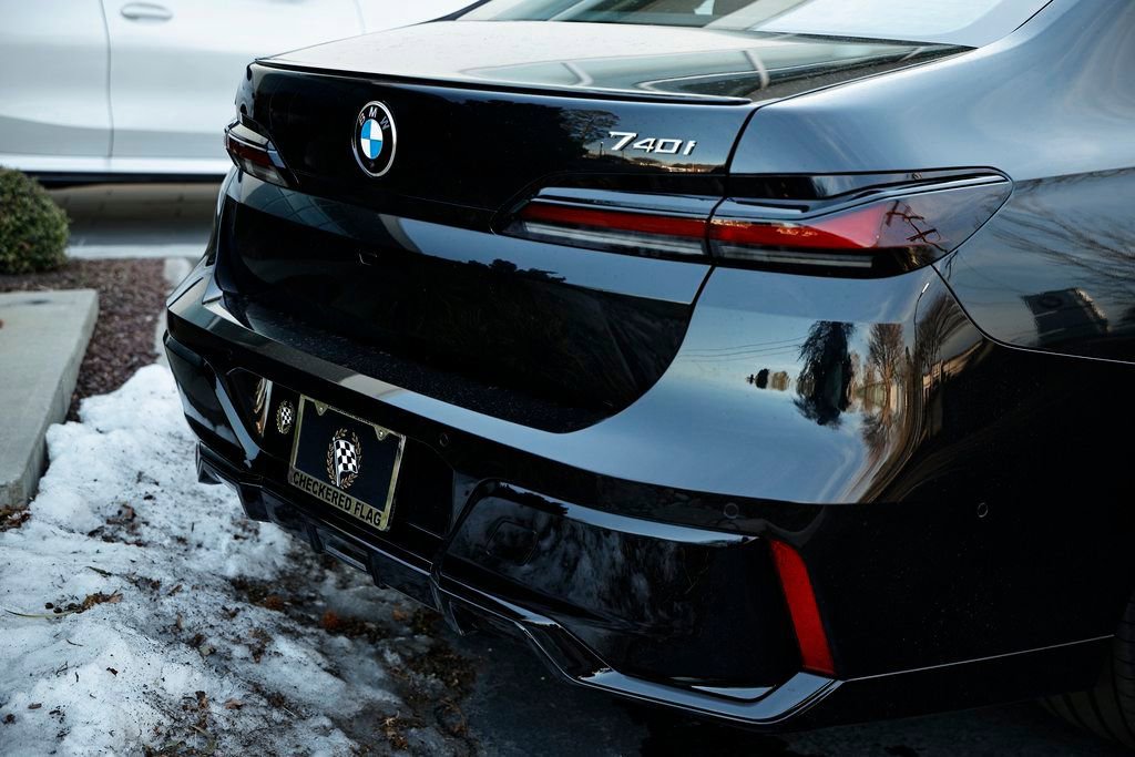 New 2026 BMW 740i w/ Executive Package image 9