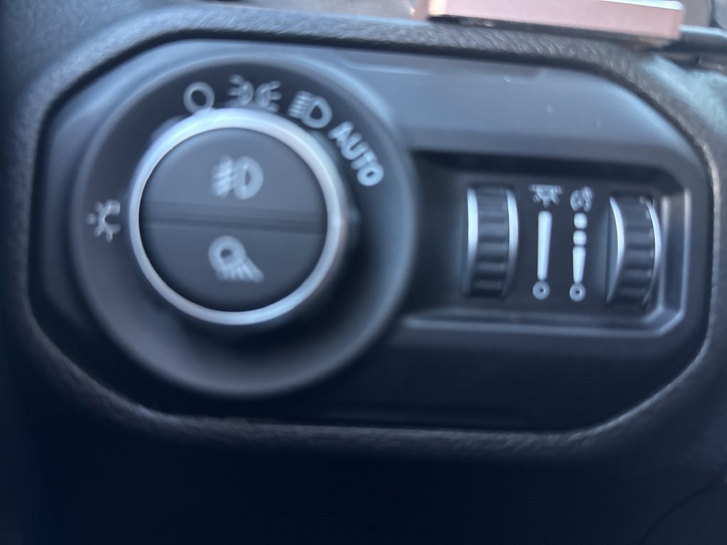 Used 2020 Jeep Gladiator Sport w/ Quick Order Package 24S AWD/4WD image 22