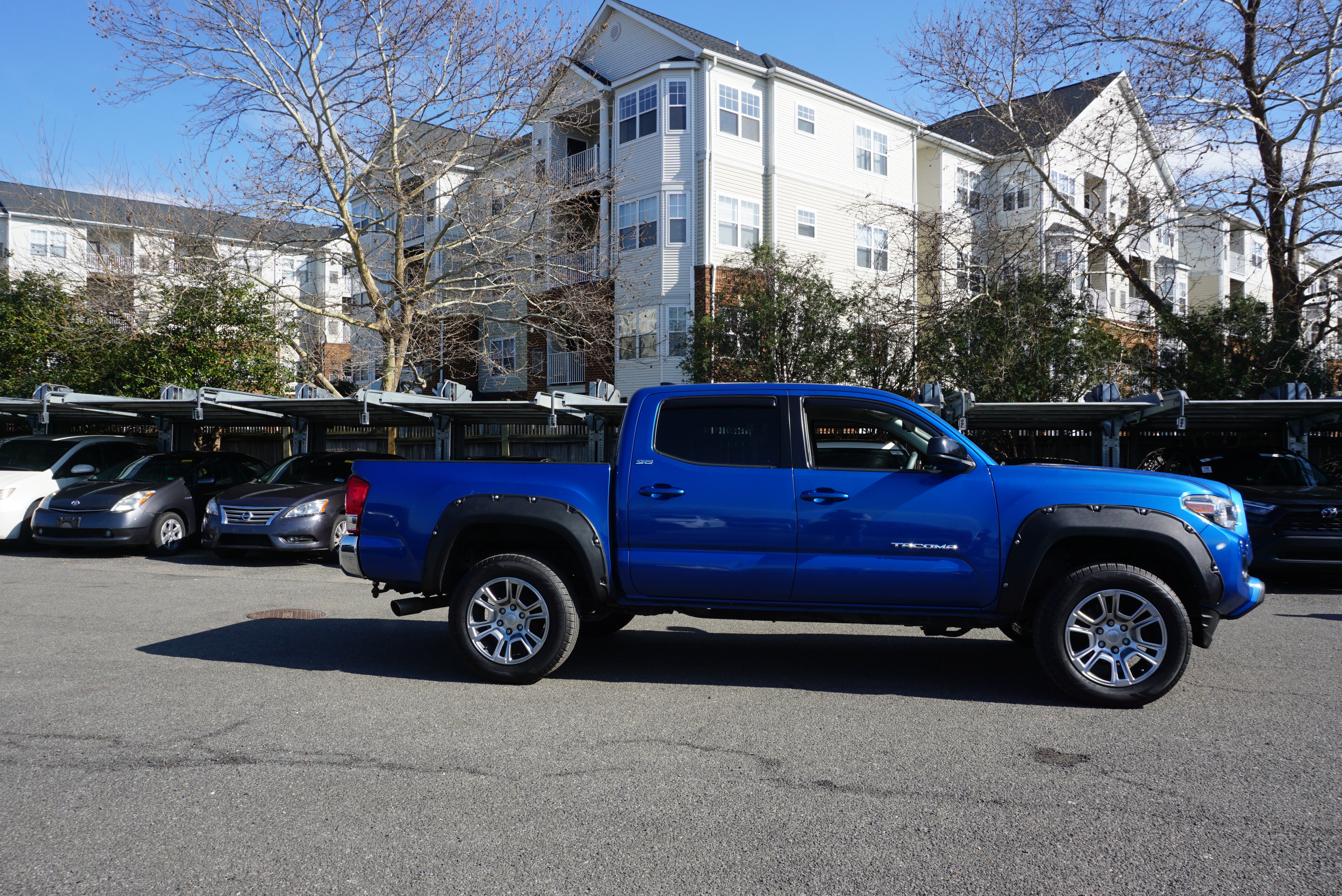 Used 2017 Toyota Tacoma SR5 w/ Tow Package image 3