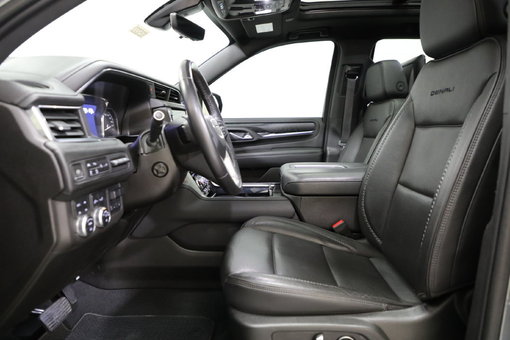 Used 2021 GMC Yukon Denali w/ Denali Ultimate Package AWD/4WD image 12
