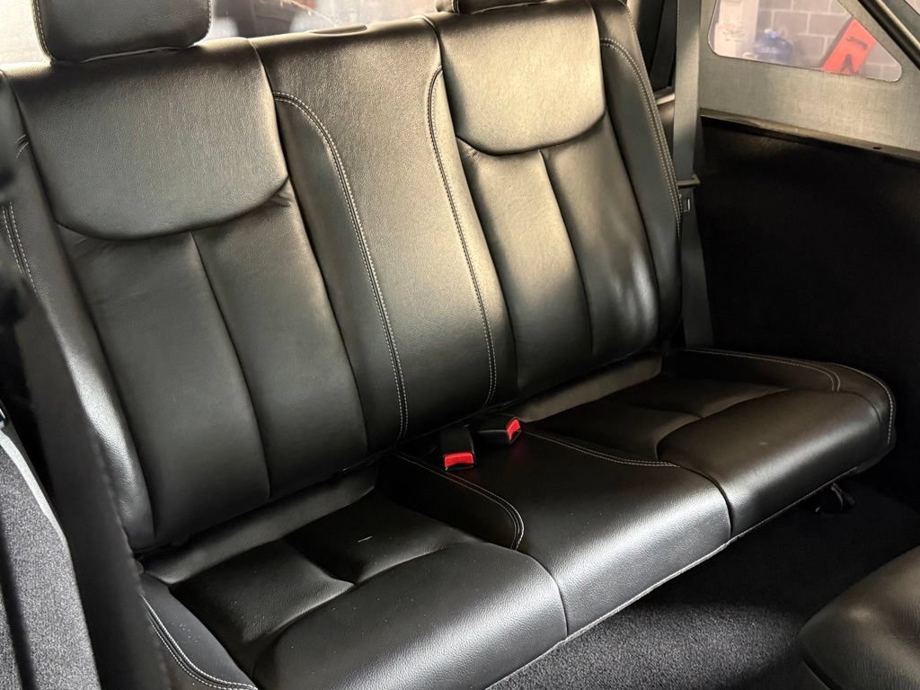 Used 2015 Jeep Wrangler Sahara w/ Connectivity Group AWD/4WD image 19
