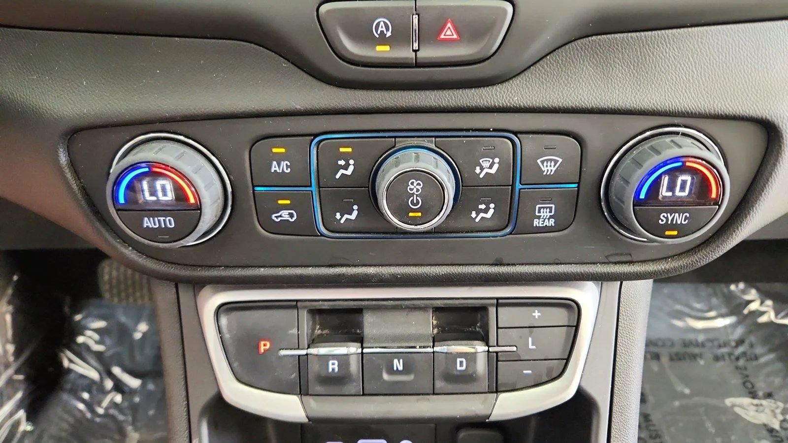 Used 2023 GMC Terrain SLE w/ Driver Convenience Package FWD image 23