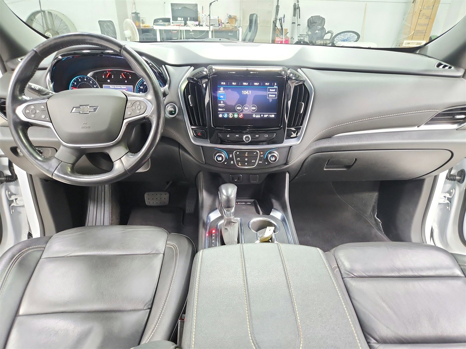 Used 2022 Chevrolet Traverse LT w/ Midnight/Sport Edition image 25