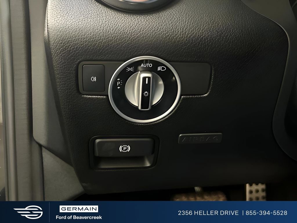 Used 2013 Mercedes-Benz SLK 350 image 11
