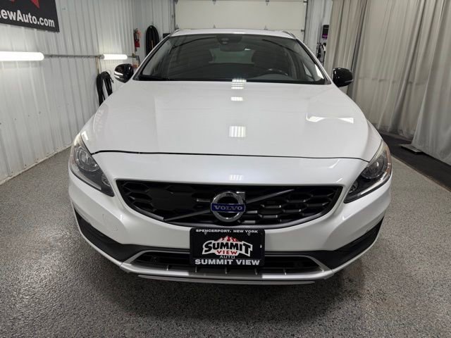 Used 2017 Volvo V60 T5 Cross Country w/ Convenience Package AWD/4WD image 2