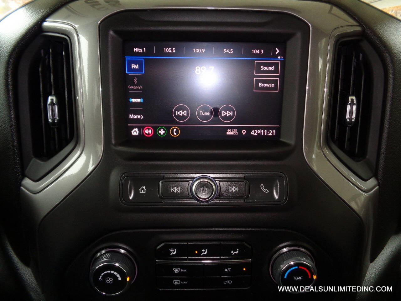 Used 2023 Chevrolet Silverado 2500 Custom w/ Custom Value Package image 15