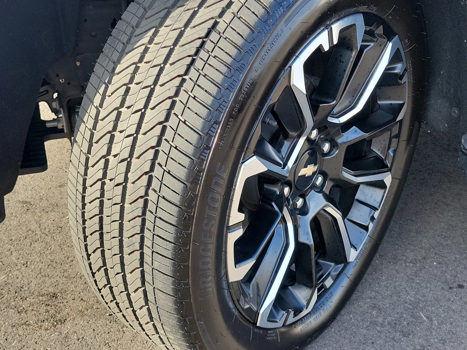 Used 2024 Chevrolet Tahoe LS RWD image 11