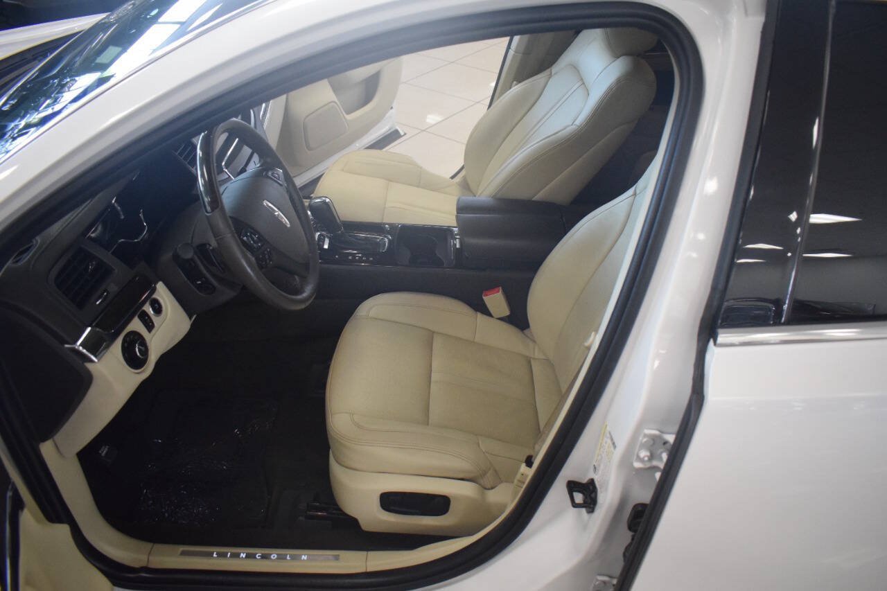 Used 2013 Lincoln MKS AWD image 52