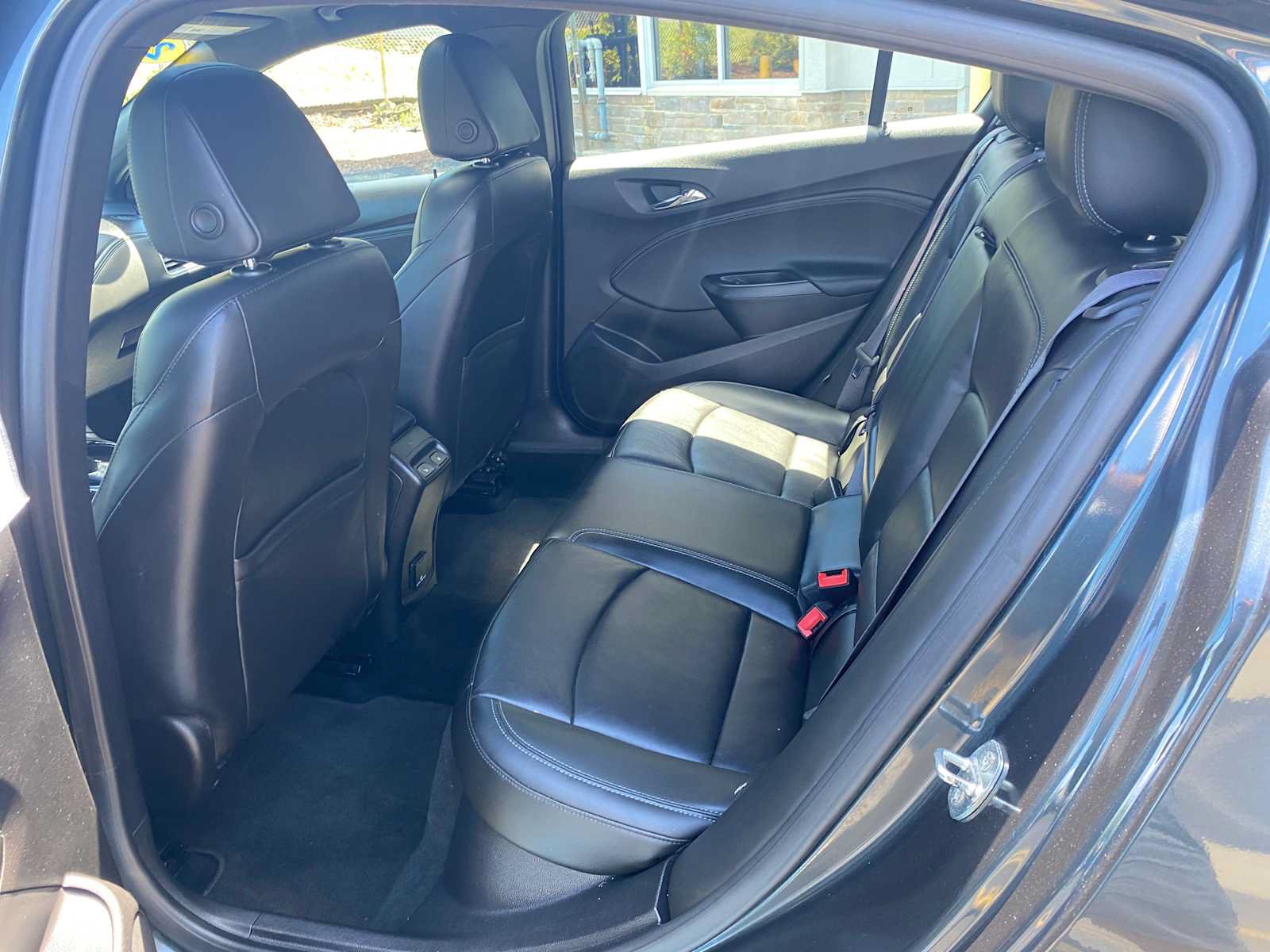 Used 2017 Chevrolet Cruze Premier FWD image 10