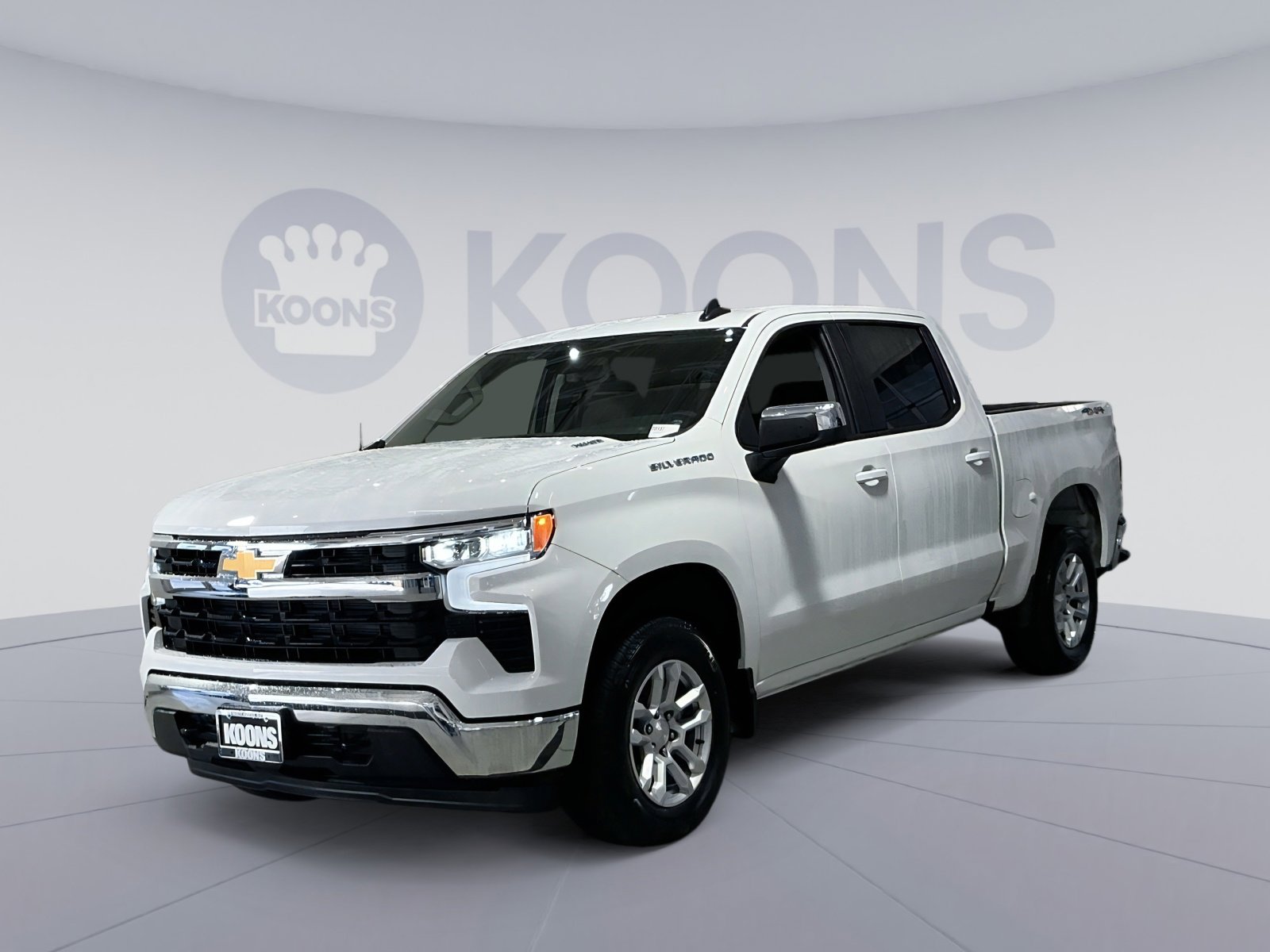 Used 2025 Chevrolet Silverado 1500 LT image 1