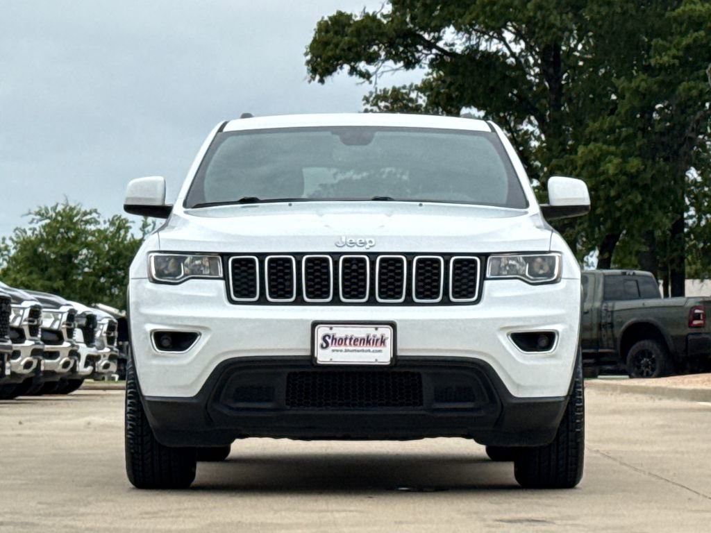 Used 2018 Jeep Grand Cherokee Laredo image 2