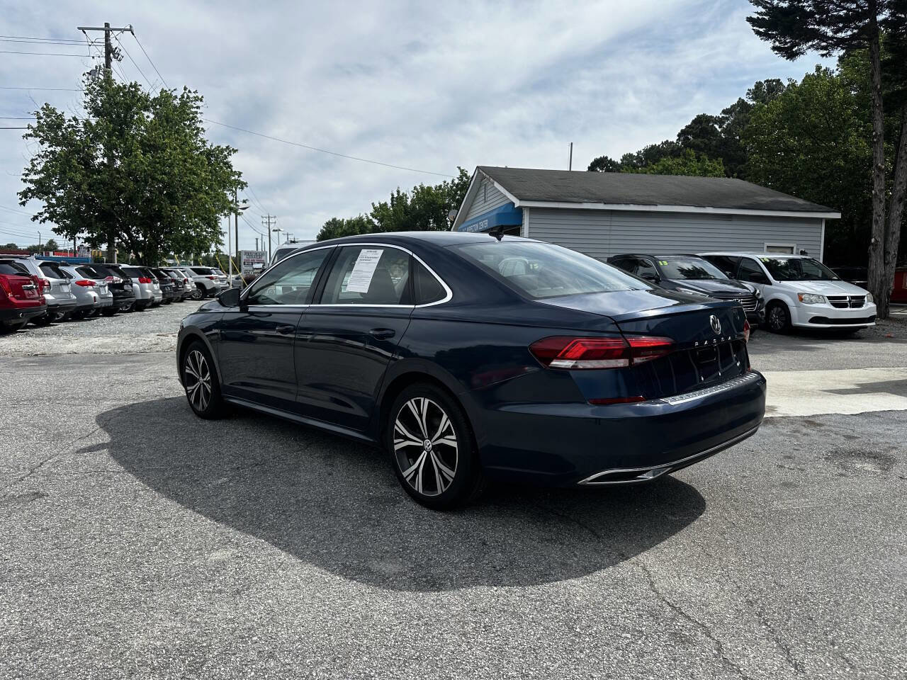 Used 2021 Volkswagen Passat 2.0T SE image 4