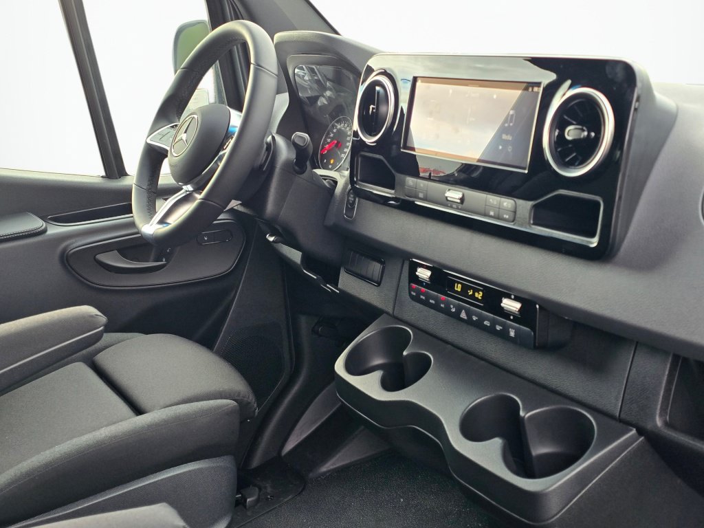 New 2026 Mercedes-Benz Sprinter 2500 image 24