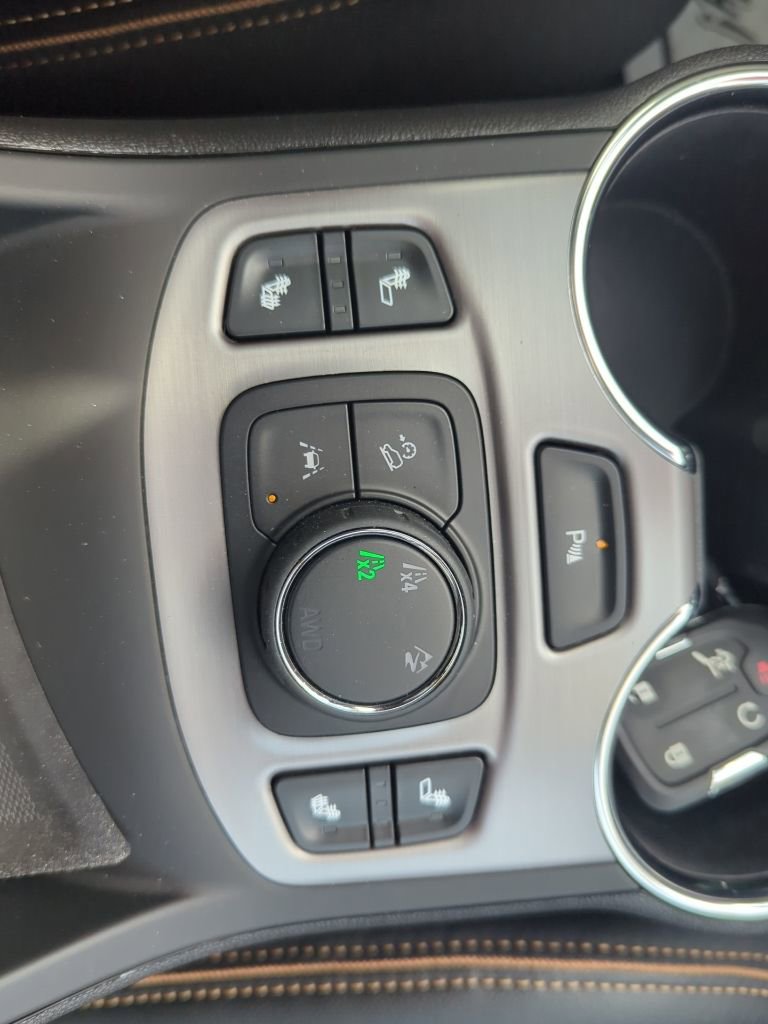 Used 2024 GMC Terrain AT4 w/ Tech Package image 32