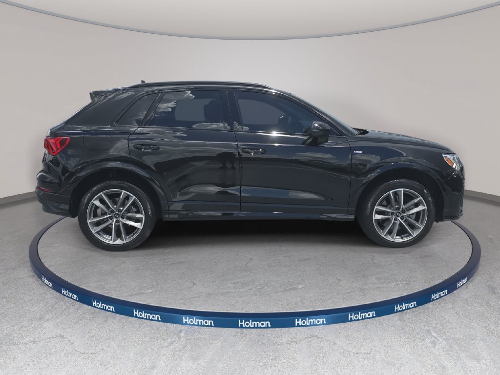 Certified 2025 Audi Q3 2.0T Premium w/ Convenience Package AWD/4WD image 4
