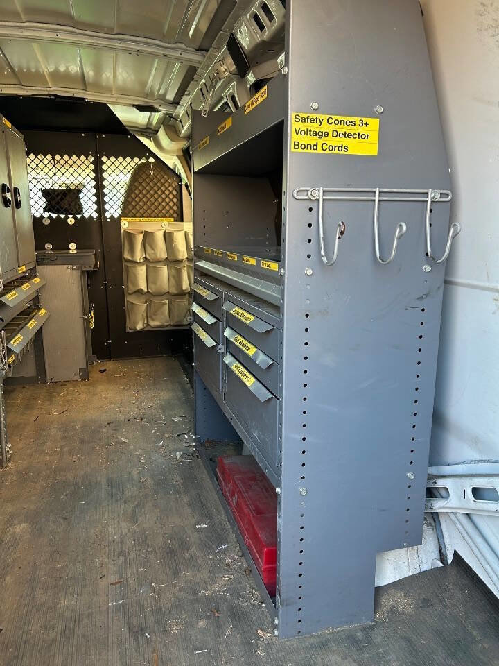 Used 2012 Chevrolet Express 2500 image 6