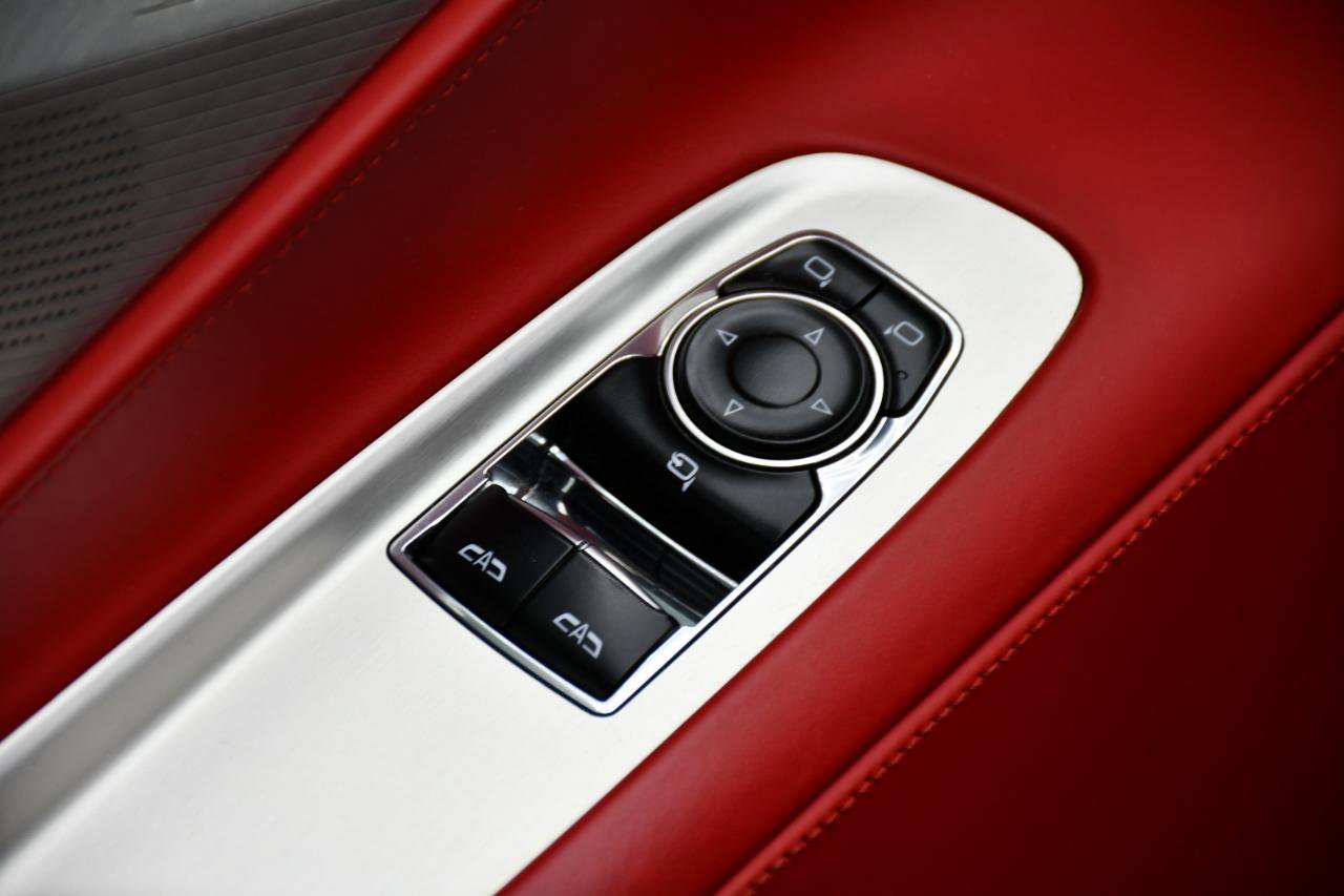 Used 2020 Chevrolet Corvette Stingray Premium Cpe w/ 3LT Preferred Equipment Group image 27