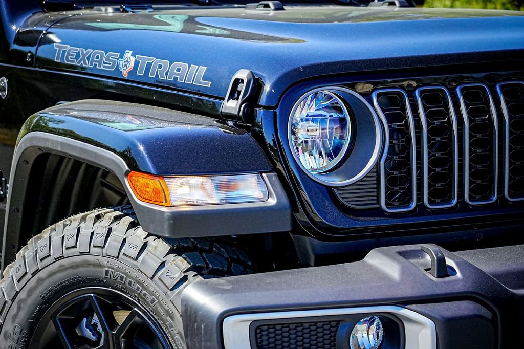 New 2025 Jeep Gladiator Sport image 4