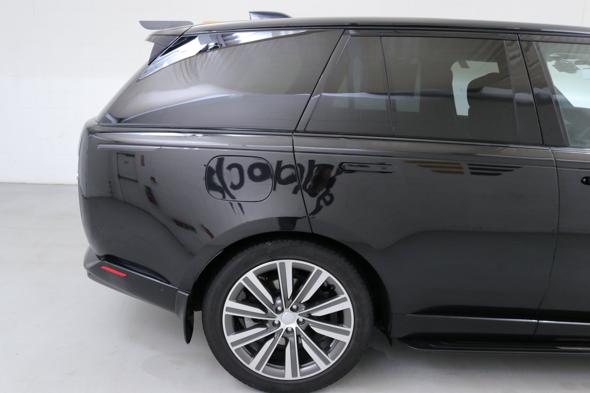 Used 2023 Land Rover Range Rover SE image 9