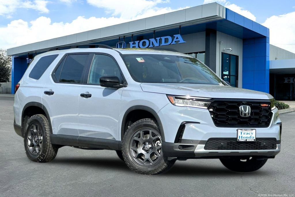 Used 2025 Honda Pilot TrailSport