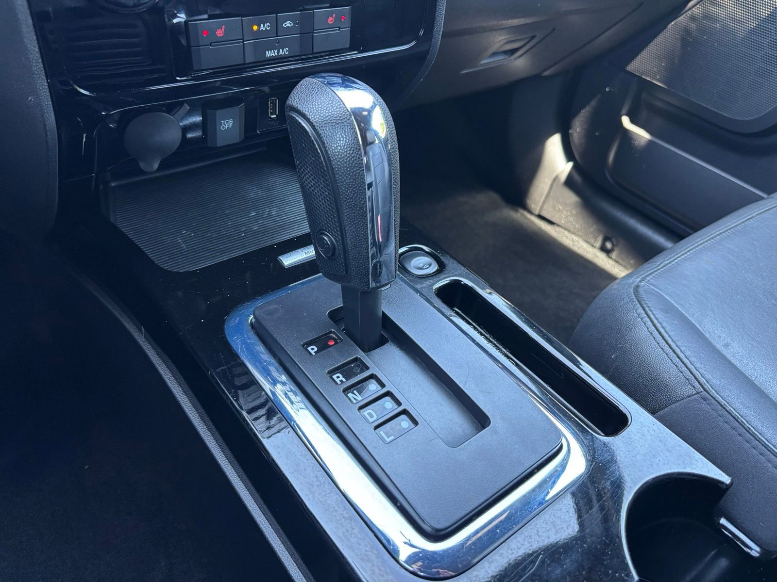 Used 2011 Ford Escape Limited FWD image 26