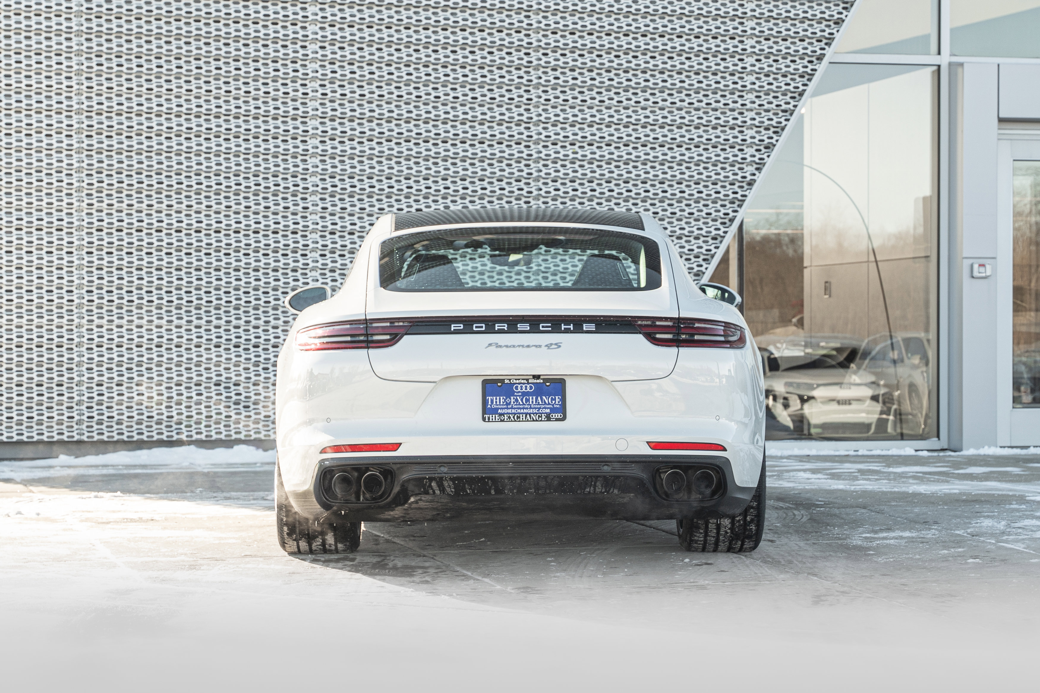 Used 2020 Porsche Panamera 4S image 33