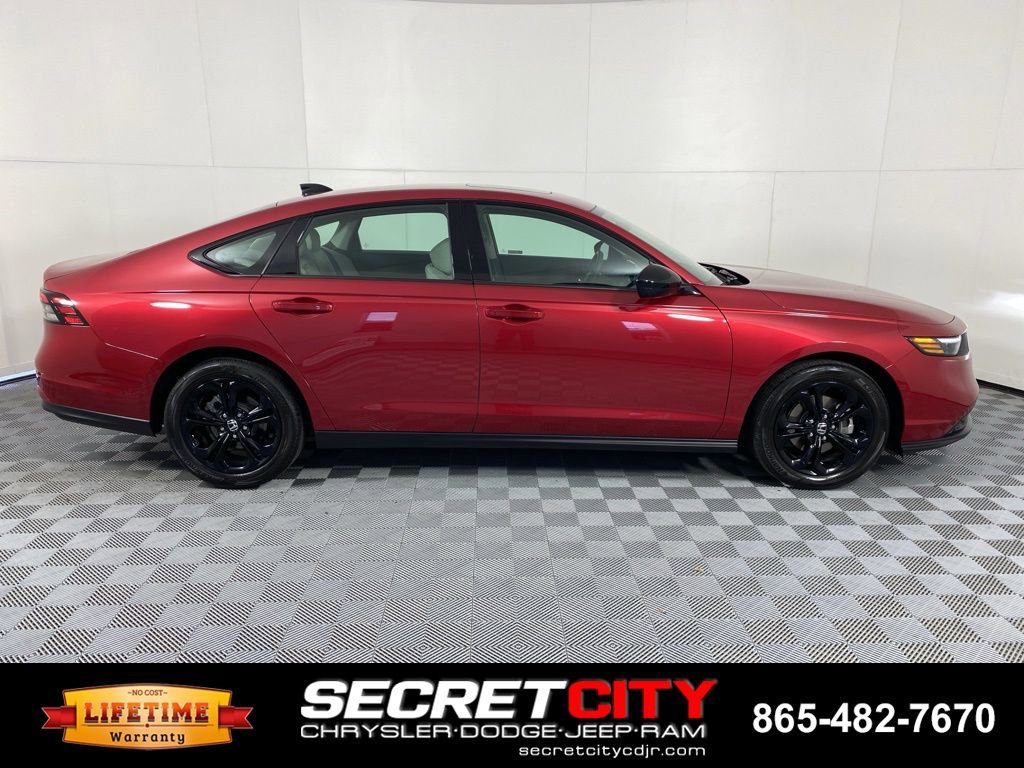 Used 2025 Honda Accord SE image 8