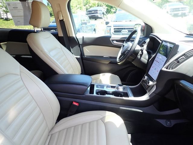 Certified 2024 Ford Edge SEL w/ Convenience Package AWD/4WD image 10