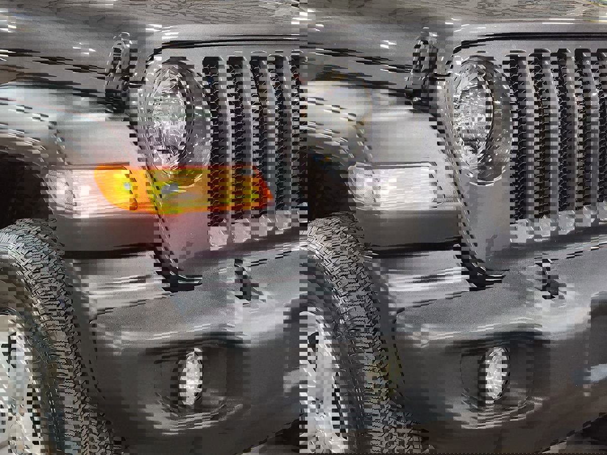 Used 2022 Jeep Wrangler Unlimited Sport image 13